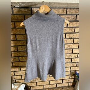Turtle neck blouse‎